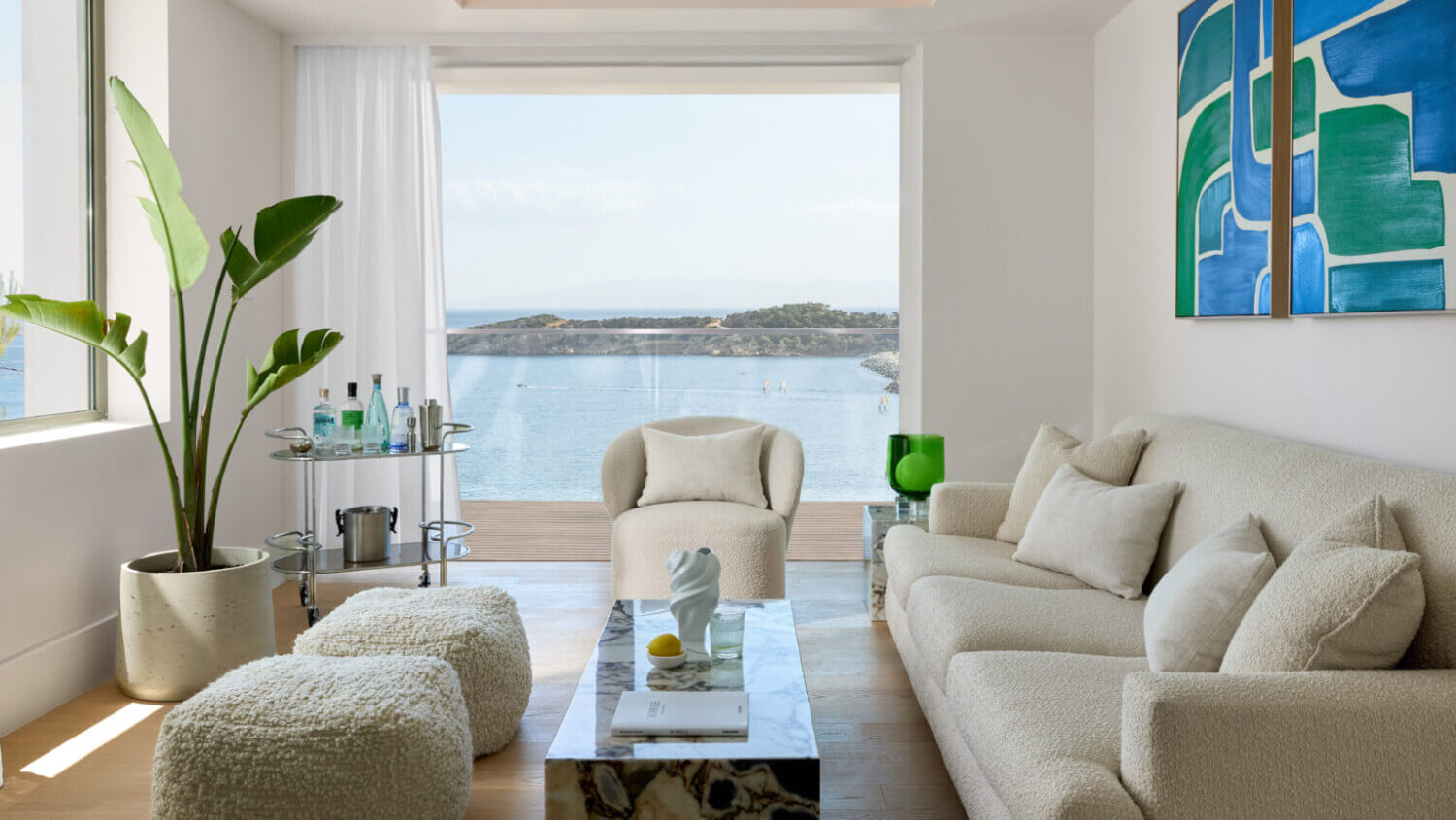 Read more about the article The Roc Club: Stay in style in Athens Riviera
