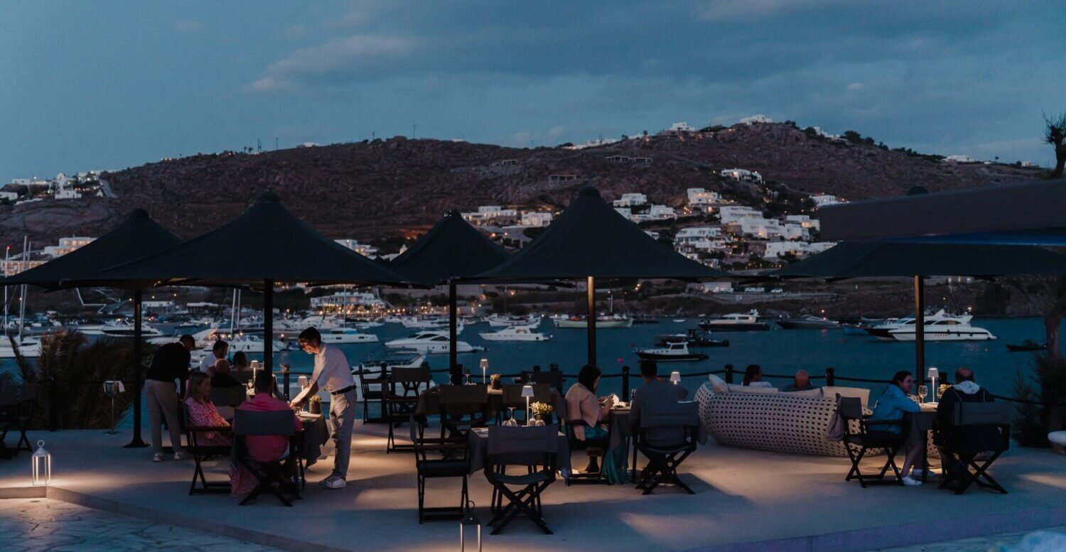 Read more about the article Summer Art & Wine Experiences at KIVOTOS MYKONOS