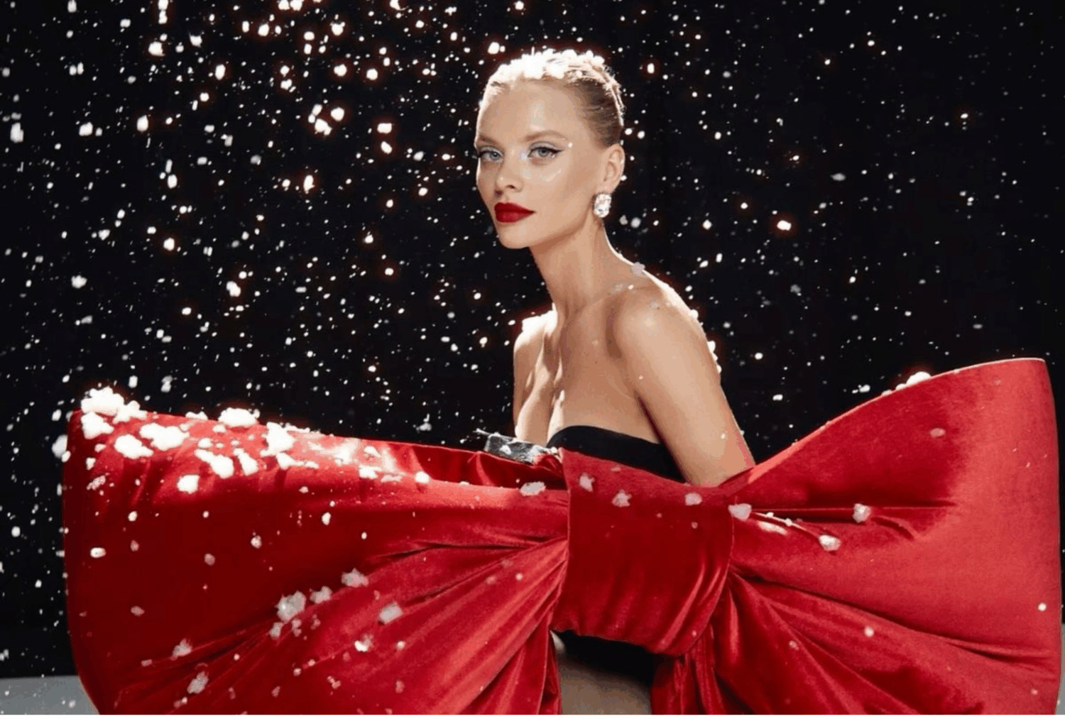 Read more about the article 7 + 1 μοντέρνα festive looks για να λάμψεις φέτος στην εορταστική περίοδο