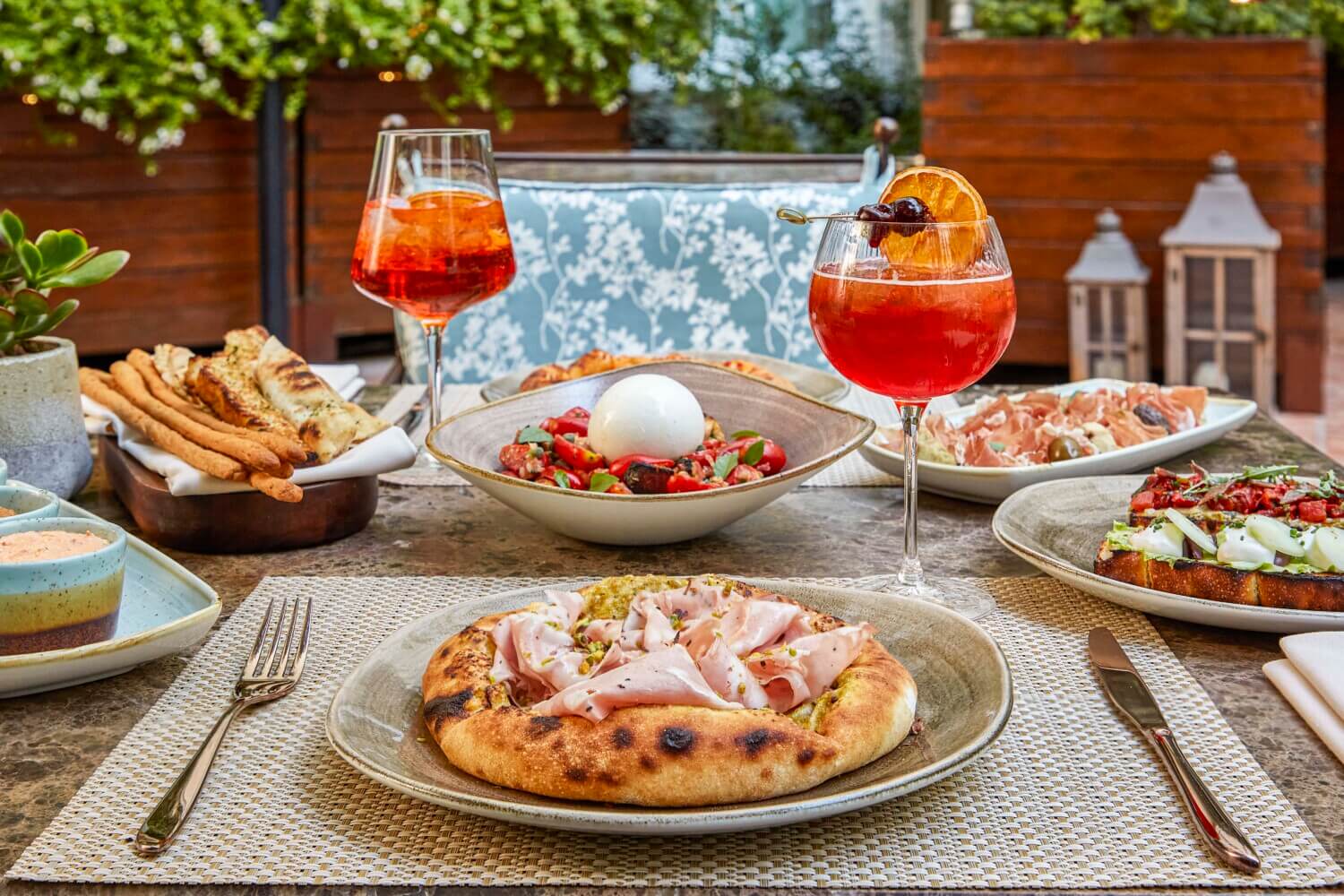 Read more about the article “Il Giardino Segreto” στο ATRIUM of Alexander’s Lounge